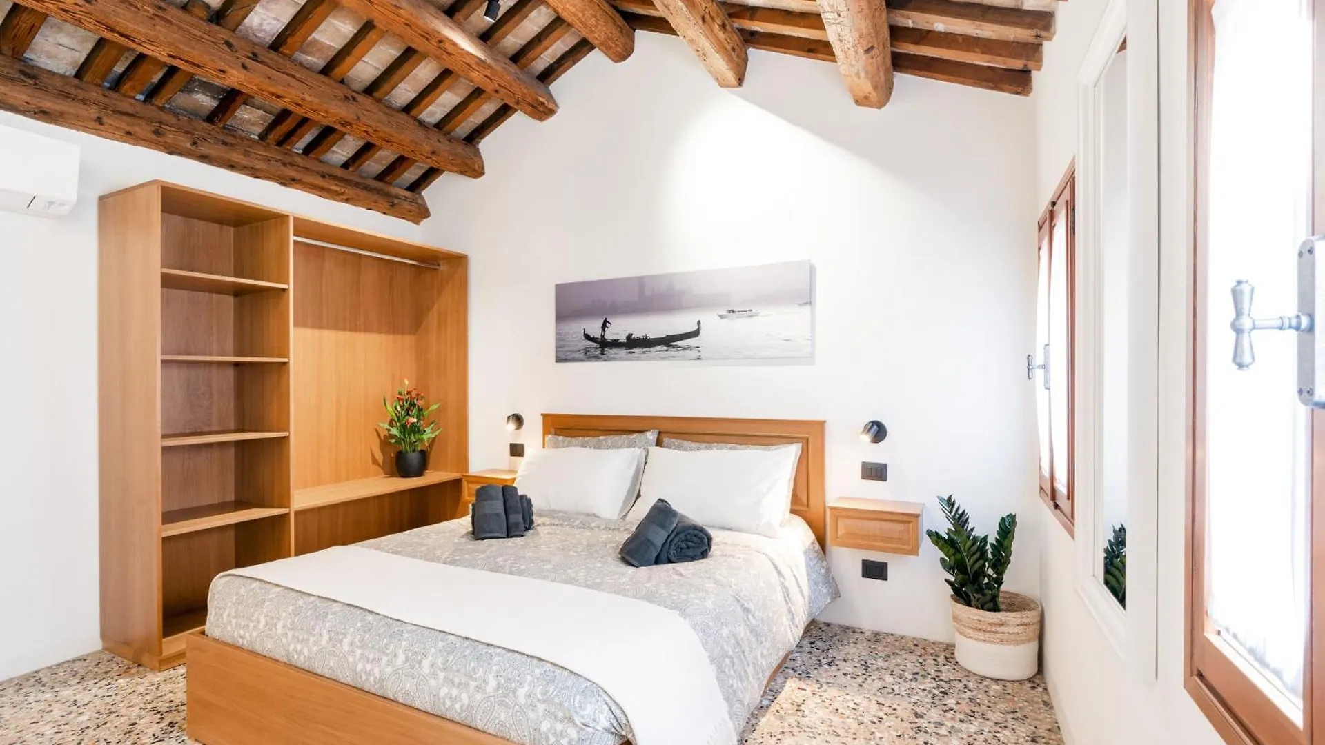 הוילה 5 Minuti Da Rialto, Intera Palazzina Veneziana